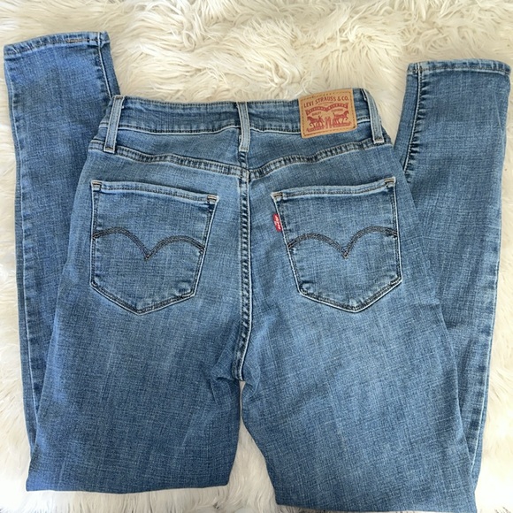 LEVIS 721 High Rise Skinny - Picture 5 of 6